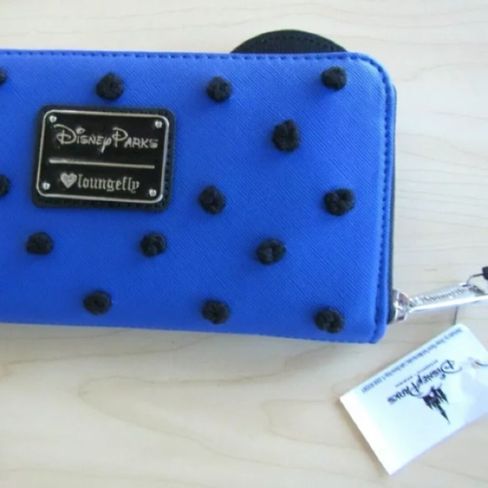 ❤️Loungefly Disney Minnie Rock the Dots Wallet - Picture 3 of 3